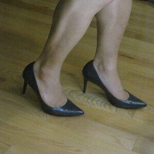 Calvin Klein Gayle Navy Blue Leather Pointy 10M 3.5" Heel silver plate New+Box